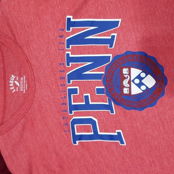 University of Pennsylvania T shirt - Picture 5 of 13